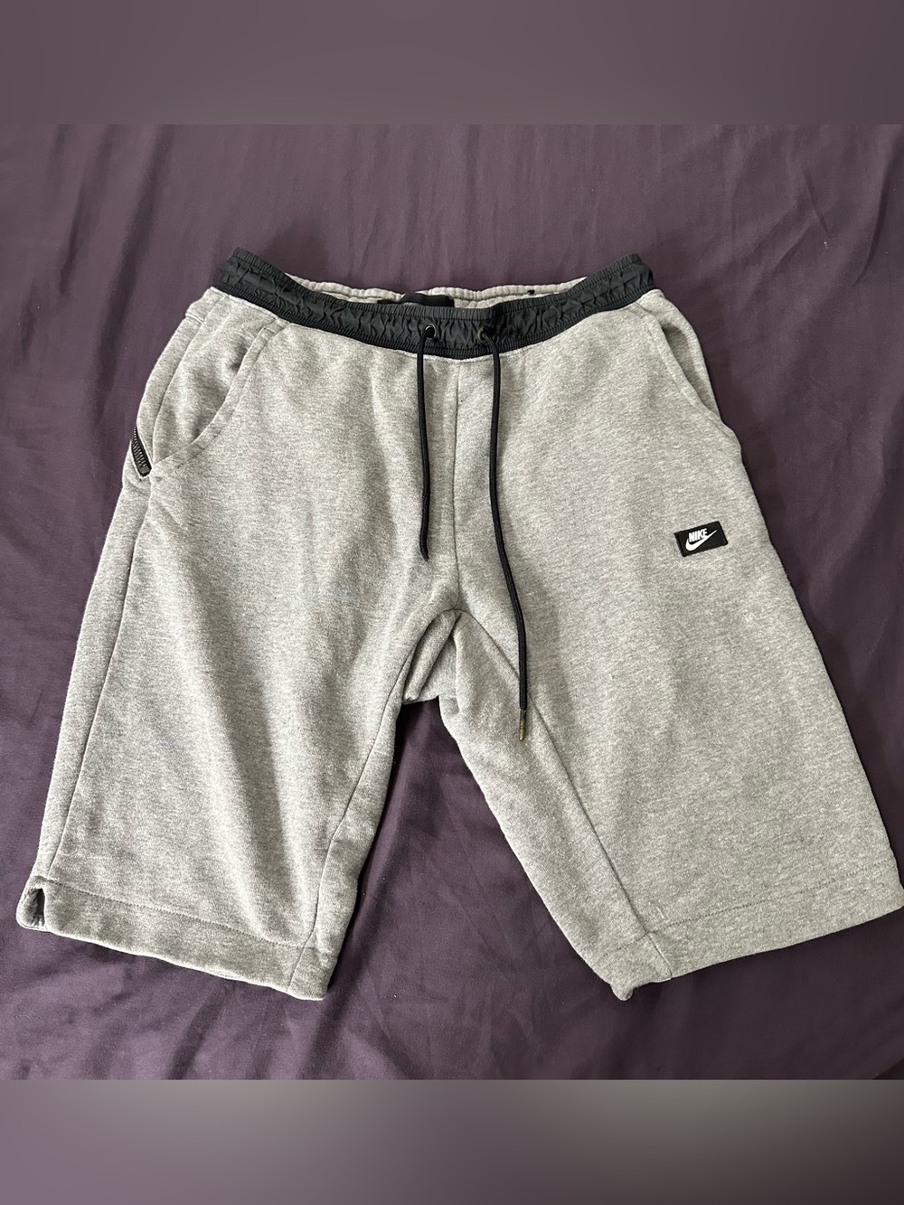 Nike Men's Light Gray Athletic Shorts with Black Waistband